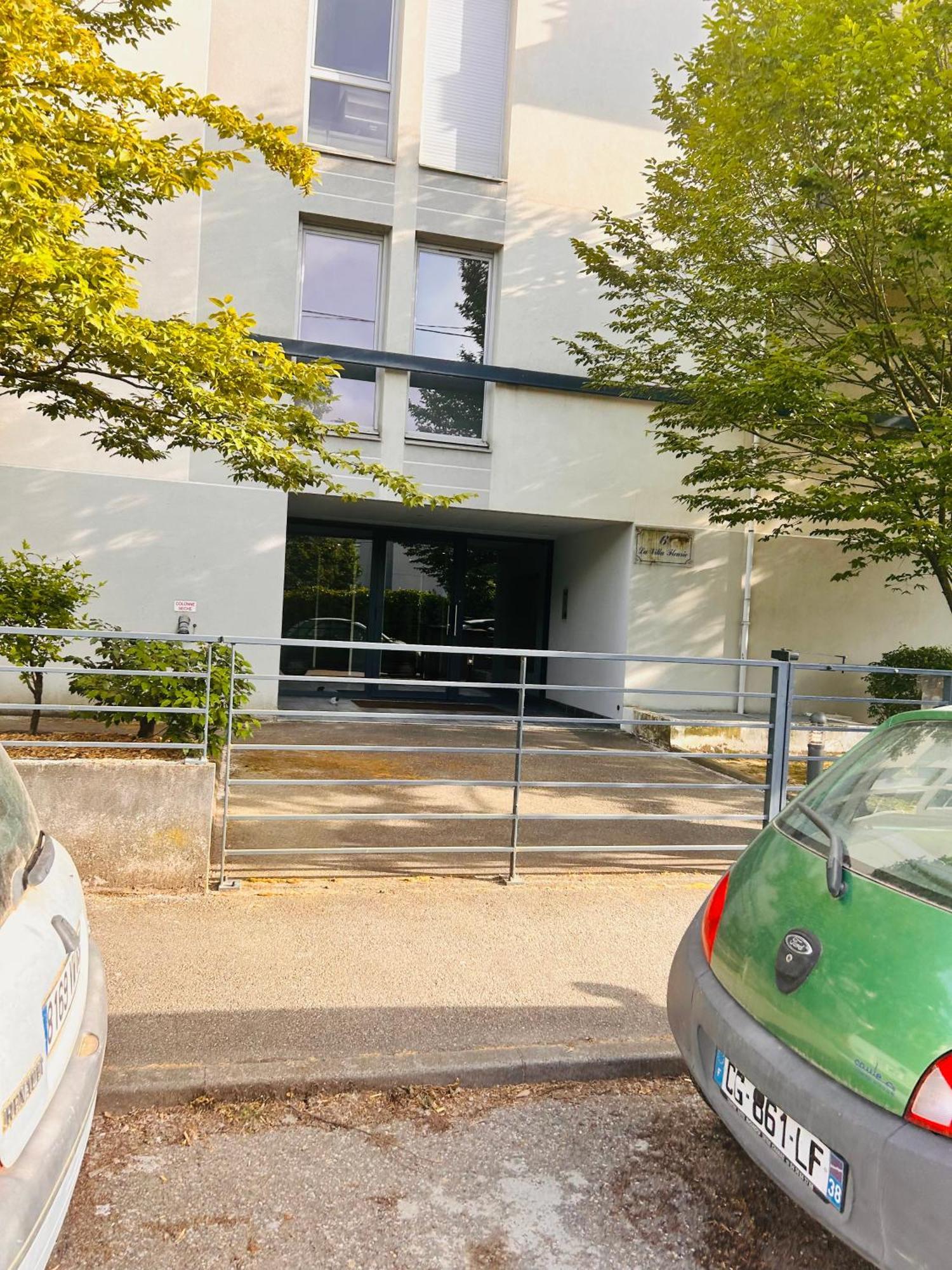 Chambre Prive Classe Villeurbanne Exterior foto